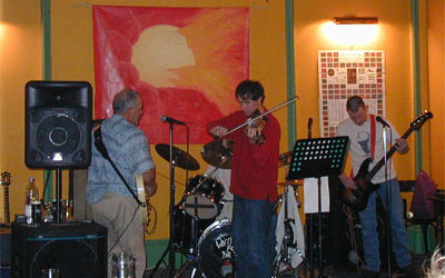 Live music at Ho Ho Hostel